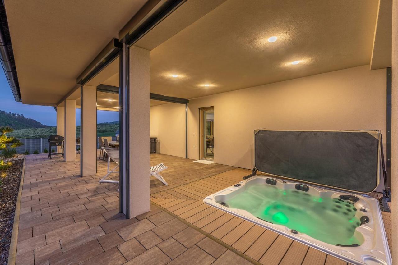 Luxury Spa Villa Kraluv Dvur Exterior photo